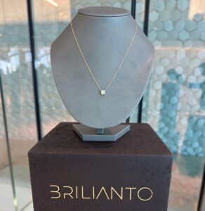 Solitario con un diamante de 1.00 ct de la colección Diamantes da Luz Edición Especial BPI Solitario con un diamante de 1.00 ct de la colección Diamantes da Luz Edición Especial BPI
